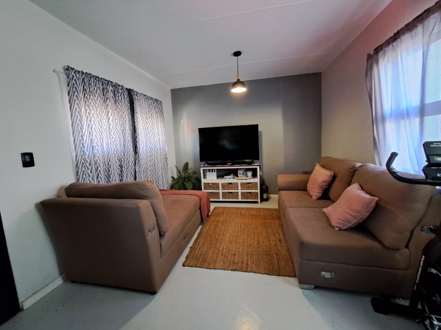 2 Bedroom Property for Sale in The Connifers Western Cape